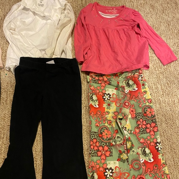 3T 12 Item Bundle of Pants and Tops - Picture 3 of 6